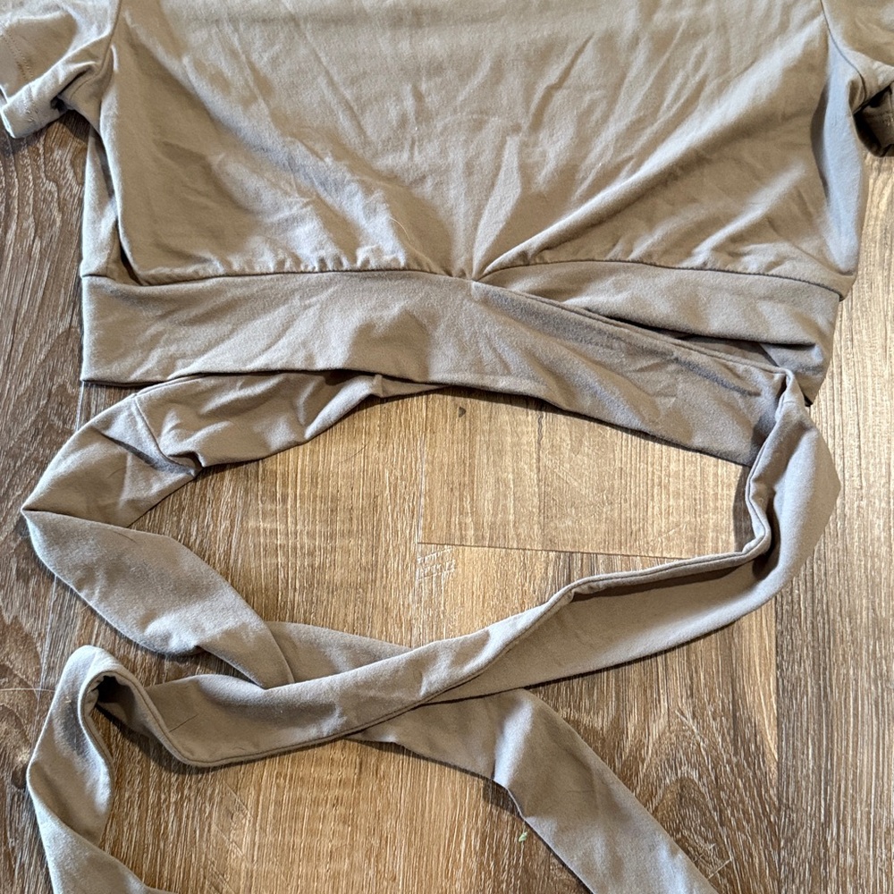 Alphalete Tan Wrap Crop Top - Picture 2 of 4